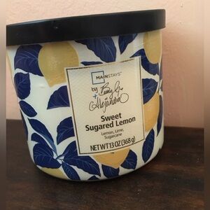 Candle in Sweet Sugered Lemon Scent